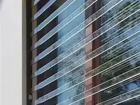 Стеклянные перила для лестниц и балконов а так же защитные стеклянные решетки на окна. Звоните, фотография 2