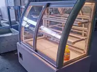 Кондитерская витрина холодильная, фотография 10