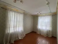 1- комнатная квартира за Ангреном, Янгиабад. Чистая, сантехника новая. Тел:, фотография 2