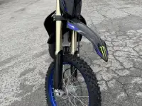 2025 Yamaha YZ125 Monster Energy Yamaha Racing Edition, фотография 3