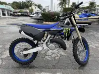 2025 Yamaha YZ125 Monster Energy Yamaha Racing Edition, фотография 5