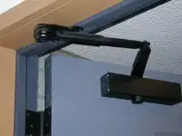 замки кодовые на подъездные двери и доводчики ,ремонт и установка, фотография 2