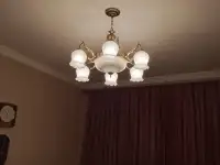 Продам люстру