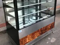 Кондитерская витрина холодильная, фотография 7