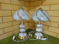 Две фарфоровые настольные лампы. Модель Романтик. Производство Турция.