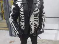 Продаётся куртка кожанная байкерская. Кожа толстая, фотография 3