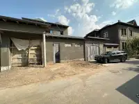 Продается дом-коробка в махалле Ракат. Участок 2-сотки, 6-комнат, 3-х уровневый. Постройка 350 м².
