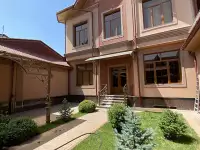 Сдается в аренду дом 6-комнат,2-этажа,2.3-сотки на м.Буюк Ипак Йули,ул.Саехат