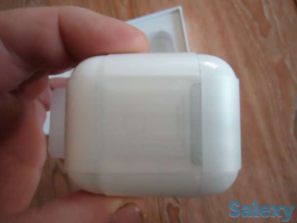 Беспроводные наушники Apple AirPods, фотография 4