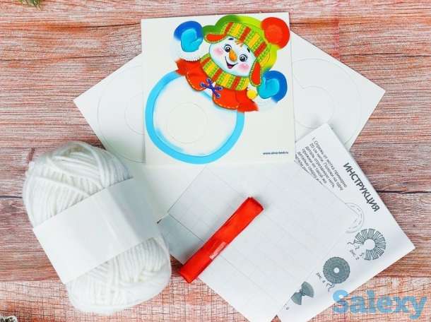 Елочная игрушка из помпона 