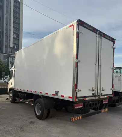 Автофургон рефрижератор FAW Tiger VR  -5C 2 т бензин, фотография 4