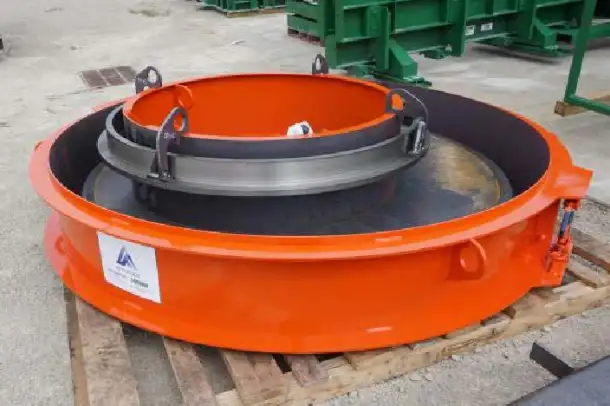 Оборудование для производства формовки крышки плит люков., фотография 3