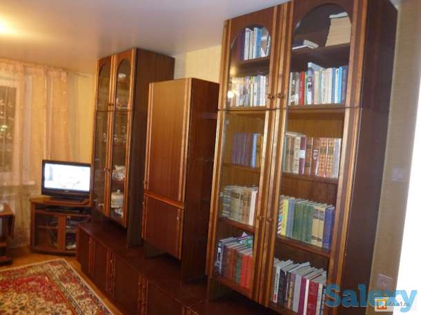 Стенка-горка, стол, стулья, кровать и шифоньер, фотография 2