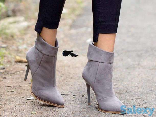 Женская обувь в ассортименте, фотография 2