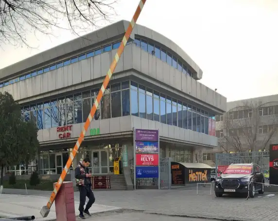 Менеджер по работе с клиентами, фотография 1