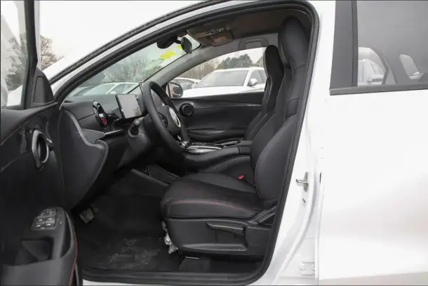 Совершенно новый электромобиль BYD E2, фотография 11