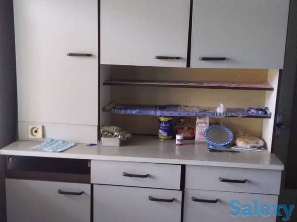 Стенка-горка, стол, стулья, кровать и шифоньер, фотография 4