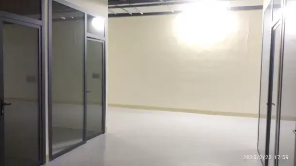 СРОЧНАЯ ПРОДАЖА! Угловой Магазин в новом ТЦ Строй Март / Ибн Сино Савдо Маркази, фотография 3