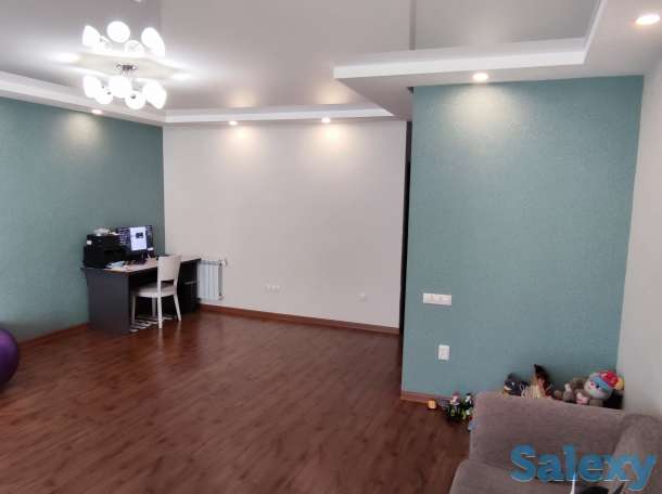 Продам квартиру Ц1 2/4/4 77-серия, фотография 4