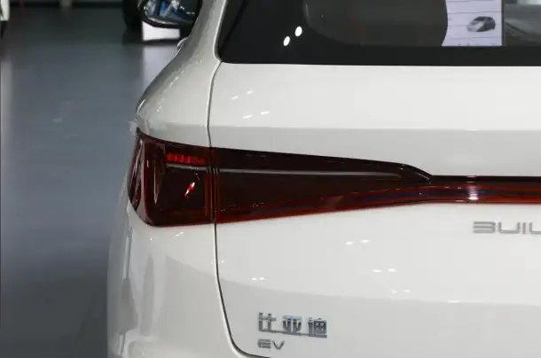 Совершенно новый электромобиль BYD E2, фотография 10