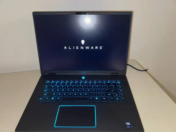 noutbuk Alienware m16 R2 Gaming Laptop ultra 9, фотография 1