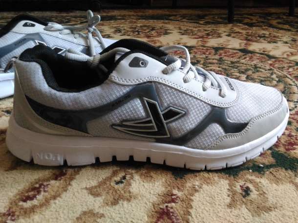 Продаю спортивные кроссовки, фотография 1