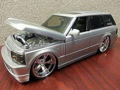 Продам автомобиль коллекционный в масштабе 1 : 24, фотография 1