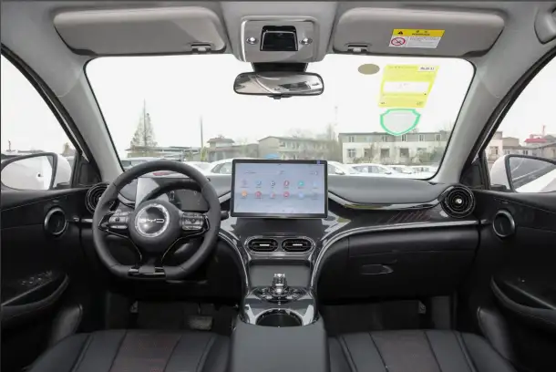 Совершенно новый электромобиль BYD E2, фотография 13