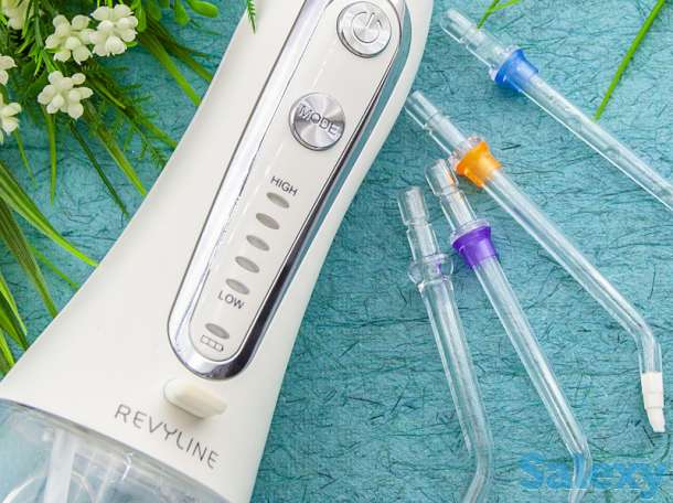Дорожный ирригатор Revyline RL 450 для чистоты полости рта, фотография 1
