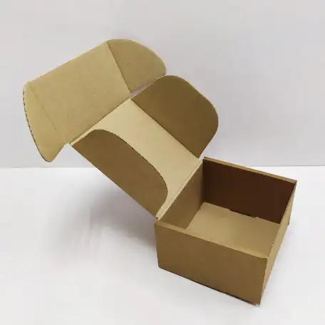 Готовые крафт и белые коробки с крышкой, фотография 2