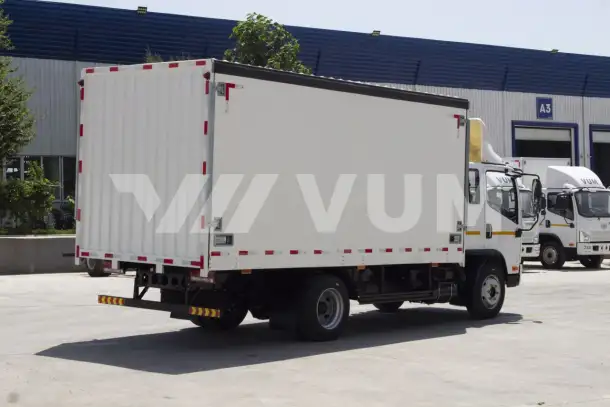 Автофургон шторно-тентовый FAW Tiger V 7 т дизель, фотография 6