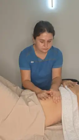 Спортивный врач совместно с массажистом, фотография 2