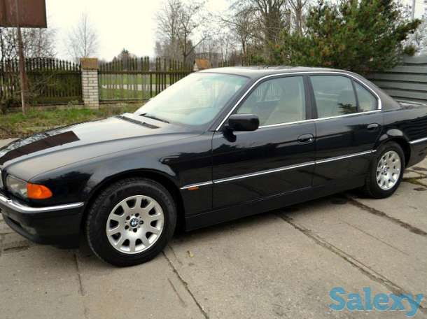 BMW 728i, фотография 1