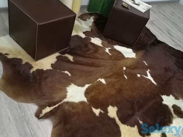 шкура ковер из коровы  кожаные пуфики, фотография 2