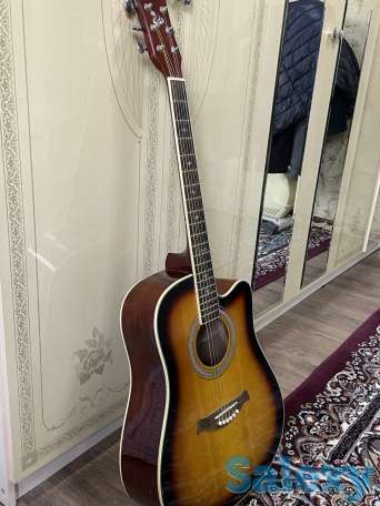 Продам Акустическую гитару 