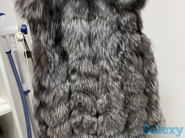 Продам жилетку в идеальном состоянии, фотография 3