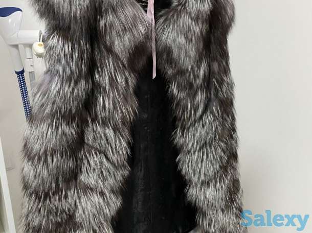 Продам жилетку в идеальном состоянии, фотография 1