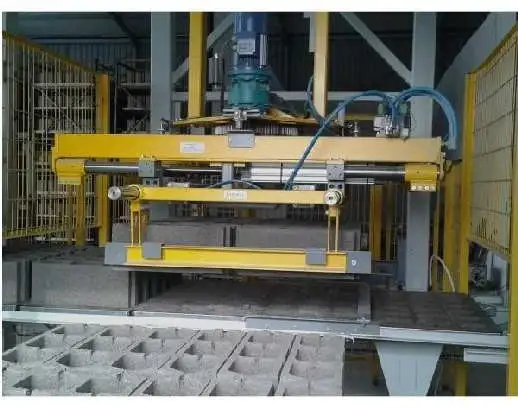 Автоматическая вибропрессовальная линия Poyatos Prima L с БСУ Испания. Не была в работе, новая, фотография 4