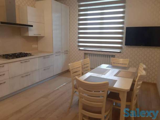 Сдается великолепная и элегантная 3 - х комнатная квартира, в 2-х этажном габусовском доме, фотография 4