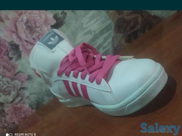 Кроссовки, фотография 1