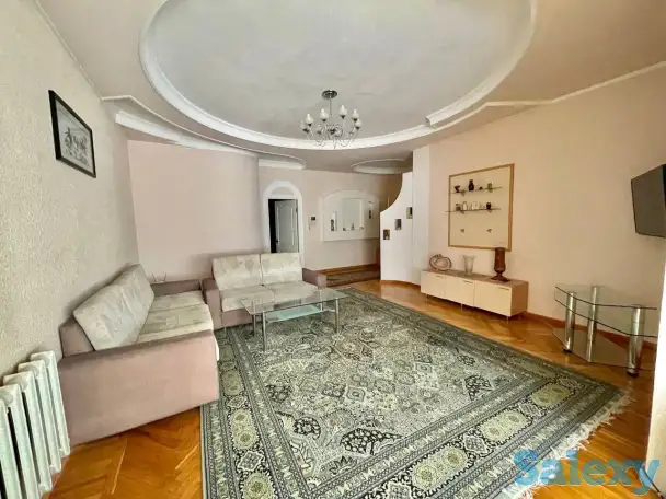 м.Космонавтов,ЦУМ,2-комнатная,1/4,90 м²,ремонт,мебель,техника, фотография 1