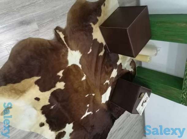 шкура ковер из коровы  кожаные пуфики, фотография 7
