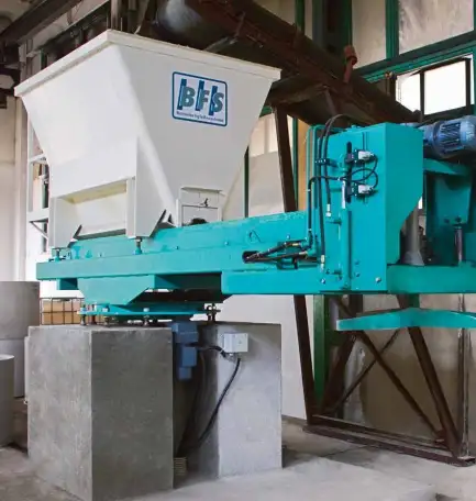 Оборудование для Бетонных труб, люков, конусов и днищ люков, UNIVERSAL BFS., фотография 2