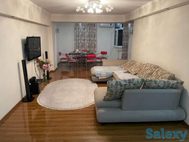 Ц-5 продаётся отличная квартира - 4 переделанная в 3, фотография 1