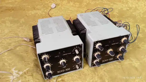 Усилитель звука ЭСКО-100 с колонками, микрофонами, стойками., фотография 1