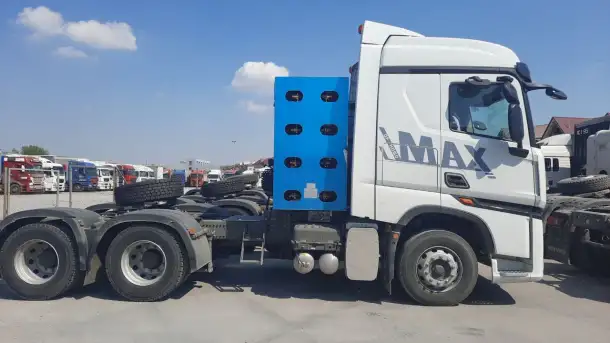Седельный тягач Howo-Max 460 6x4 CNG  рессорная подвеска, фотография 5