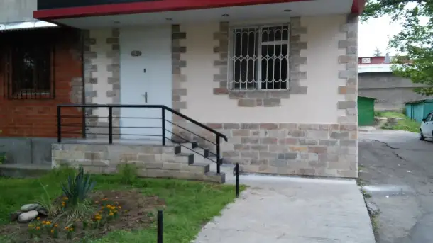 Новомосковская от владельца помещение , можно под офис, неж фонд 1 этаж вдоль дороги, фотография 2