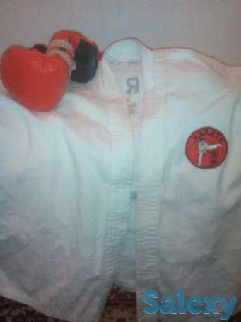 Кимоно для каратэ до 2 шт для 9-10 и 7-8 летних с шингартами (перчатки, фотография 1