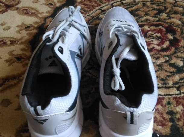 Продаю спортивные кроссовки, фотография 3