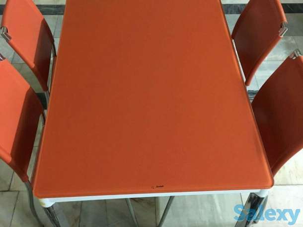 Комплект стол и 4 стула, фотография 1